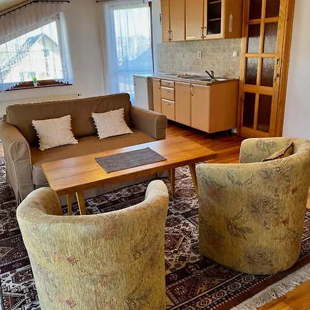 Casa de hóspedes Menhardi 3*